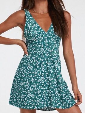 MOTEL GREEN WHITE FLORAL SLEEVELESS V-NECK DRESS ENSLEE FLORAL FIELD DRESS SZ XL